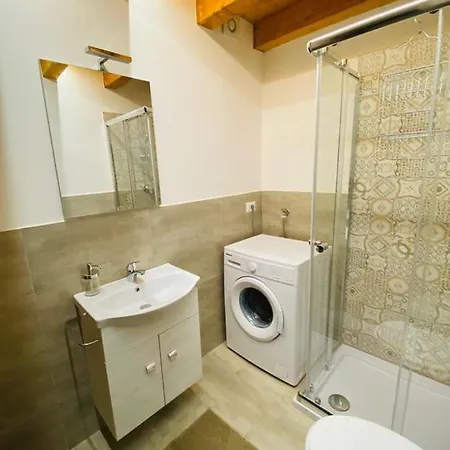 Holiday home Il Vicolo 2 *